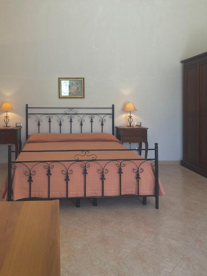 La Rondine Bed And Breakfast Uggiano La Chiesa Exterior foto